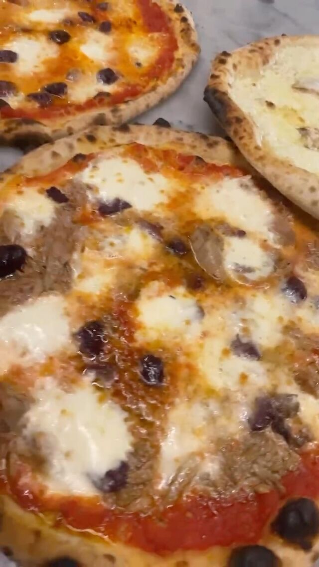 🍕🍕🔥‼️❣️#pizza #pizzeria #pizzas #pizzahub #pizzacroccante #pizzaitaliana #pizzaporn #santatecla #acireale #pizzeriasurprise1979